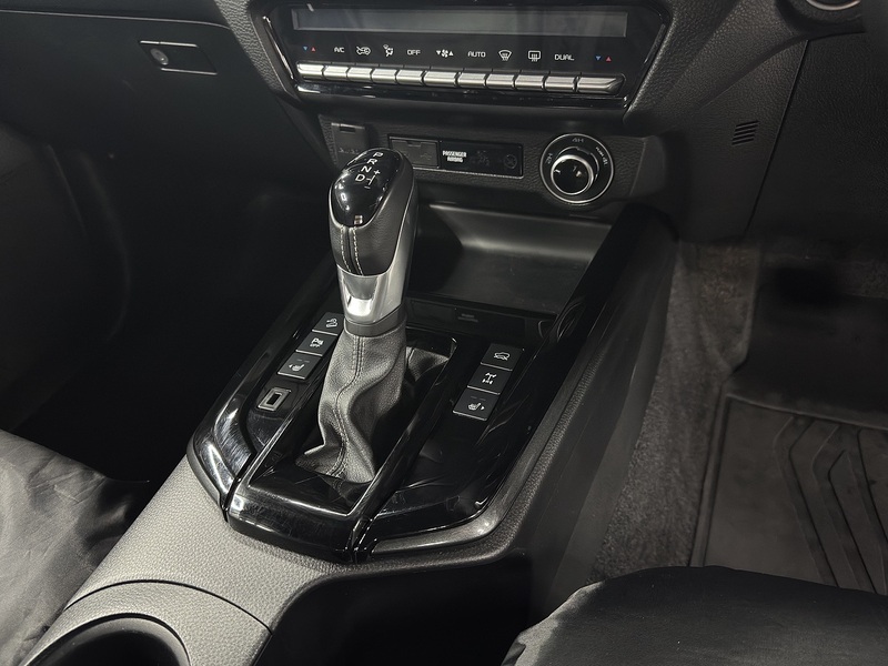 Isuzu 1.9 TD V-Cross Pickup Double Cab 4dr Diesel Auto 4WD Euro 6 (s/s) (164 ps)