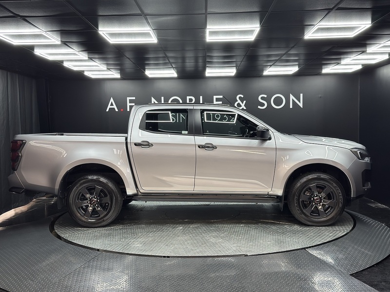 Isuzu 1.9 TD V-Cross Pickup Double Cab 4dr Diesel Auto 4WD Euro 6 (s/s) (164 ps)