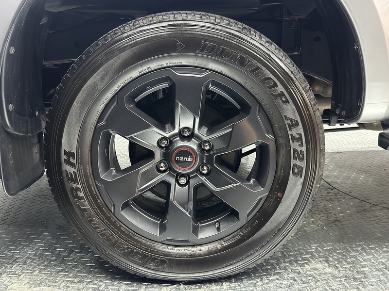 Isuzu 1.9 TD V-Cross Pickup Double Cab 4dr Diesel Auto 4WD Euro 6 (s/s) (164 ps)