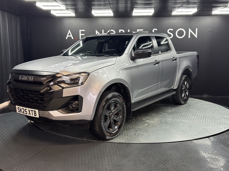 Isuzu 1.9 TD V-Cross Pickup Double Cab 4dr Diesel Auto 4WD Euro 6 (s/s) (164 ps)