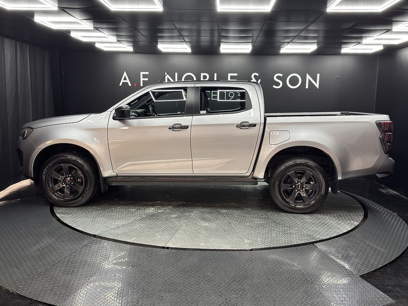 Isuzu 1.9 TD V-Cross Pickup Double Cab 4dr Diesel Auto 4WD Euro 6 (s/s) (164 ps)