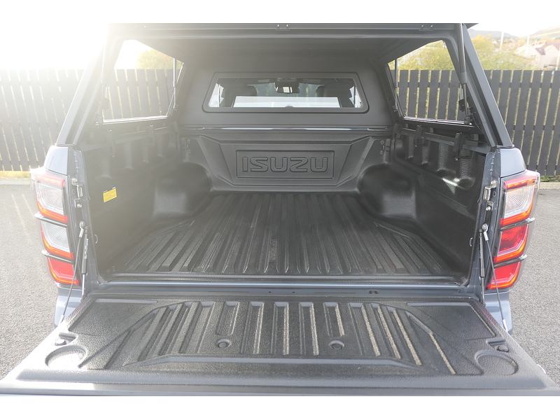 Isuzu 1.9 TD V-Cross Steel Edition Pickup Double Cab 4dr Diesel Auto 4WD Euro 6 (s/s) (164 ps)