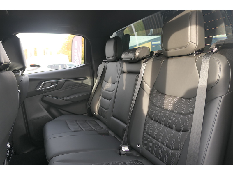 Isuzu 1.9 TD V-Cross Steel Edition Pickup Double Cab 4dr Diesel Auto 4WD Euro 6 (s/s) (164 ps)