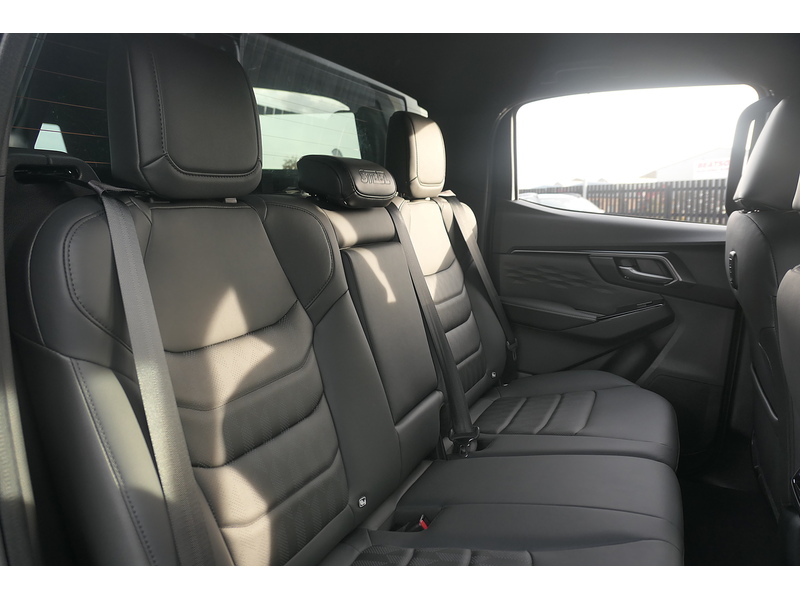 Isuzu 1.9 TD V-Cross Steel Edition Pickup Double Cab 4dr Diesel Auto 4WD Euro 6 (s/s) (164 ps)