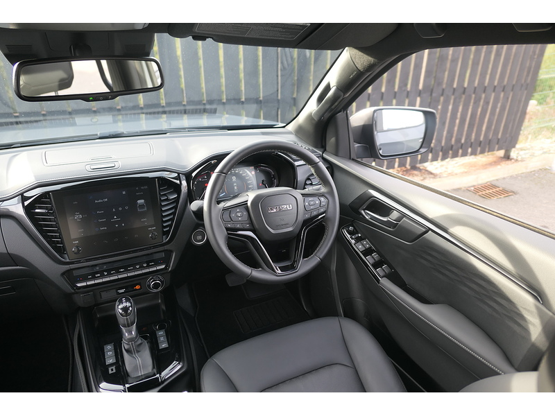 Isuzu 1.9 TD V-Cross Steel Edition Pickup Double Cab 4dr Diesel Auto 4WD Euro 6 (s/s) (164 ps)