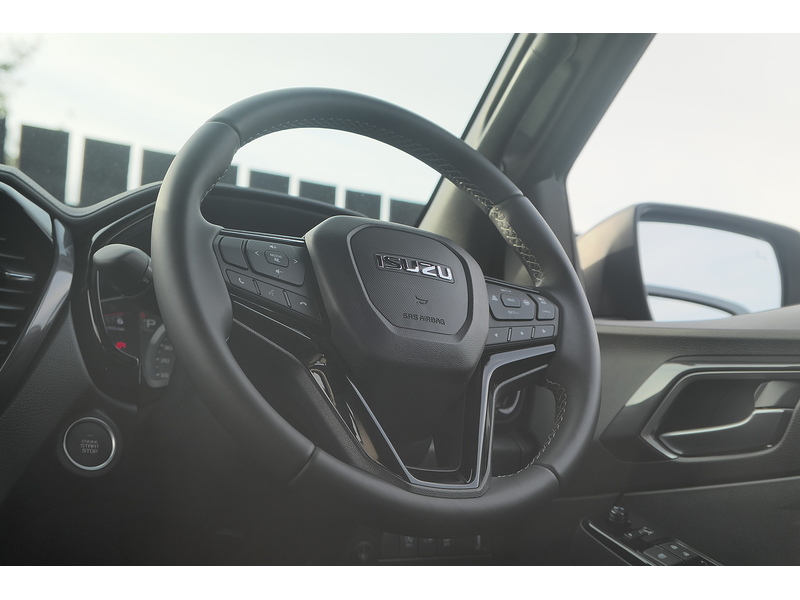 Isuzu 1.9 TD V-Cross Steel Edition Pickup Double Cab 4dr Diesel Auto 4WD Euro 6 (s/s) (164 ps)