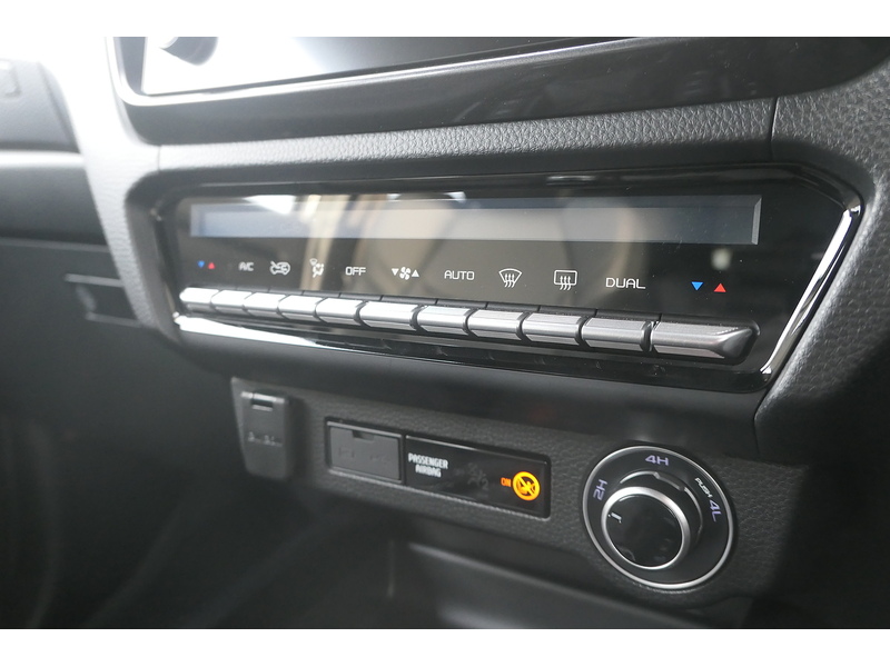 Isuzu 1.9 TD V-Cross Steel Edition Pickup Double Cab 4dr Diesel Auto 4WD Euro 6 (s/s) (164 ps)