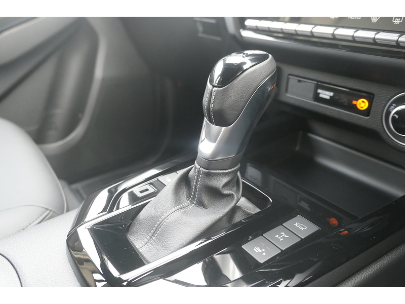 Isuzu 1.9 TD V-Cross Steel Edition Pickup Double Cab 4dr Diesel Auto 4WD Euro 6 (s/s) (164 ps)