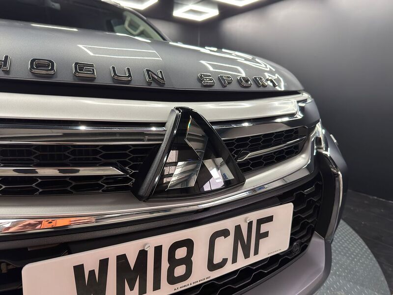 Mitsubishi 2.4D 4 SUV 5dr Diesel Auto 4WD Euro 6 (181 ps)