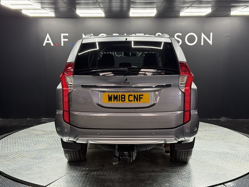 Mitsubishi 2.4D 4 SUV 5dr Diesel Auto 4WD Euro 6 (181 ps)