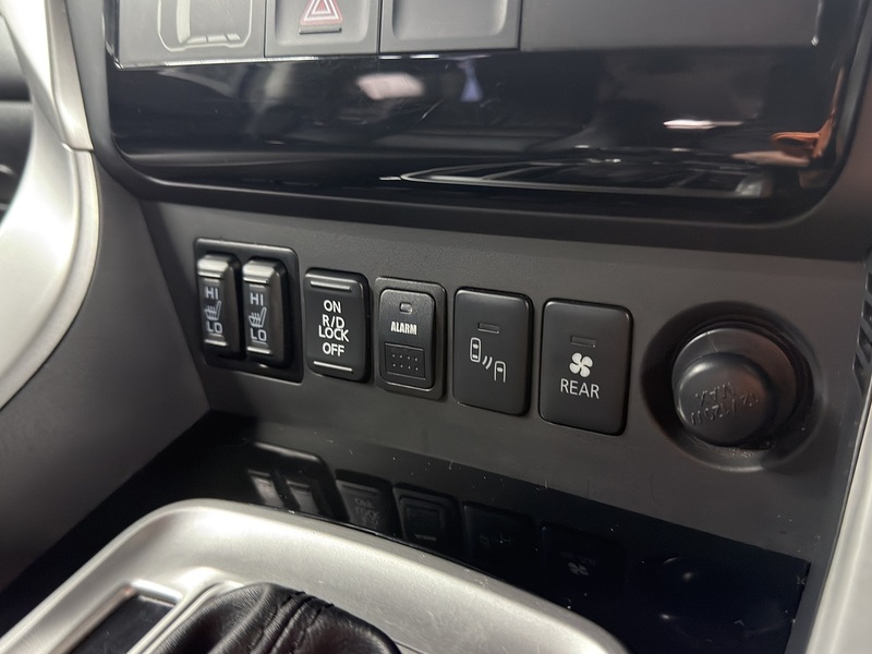 Mitsubishi 2.4D 4 SUV 5dr Diesel Auto 4WD Euro 6 (181 ps)