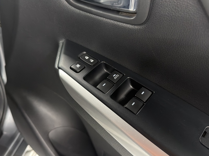 Mitsubishi 2.4D 4 SUV 5dr Diesel Auto 4WD Euro 6 (181 ps)