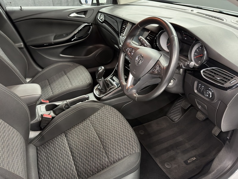 Vauxhall 1.4i SRi Hatchback 5dr Petrol Manual Euro 6 (100 ps)