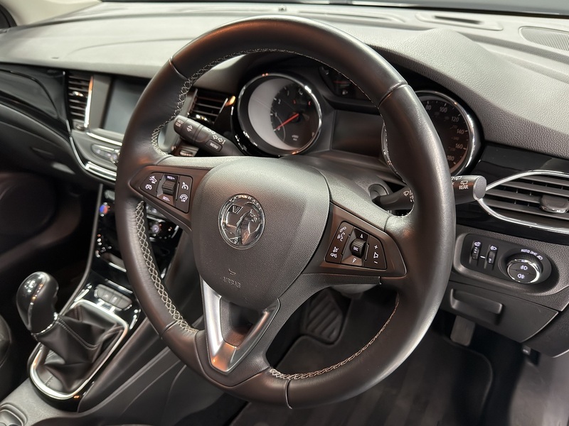 Vauxhall 1.4i SRi Hatchback 5dr Petrol Manual Euro 6 (100 ps)