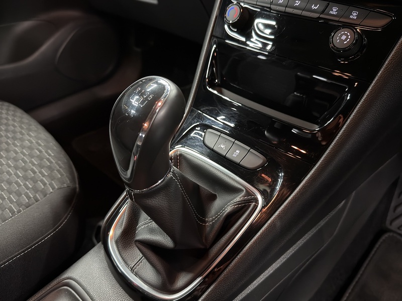 Vauxhall 1.4i SRi Hatchback 5dr Petrol Manual Euro 6 (100 ps)