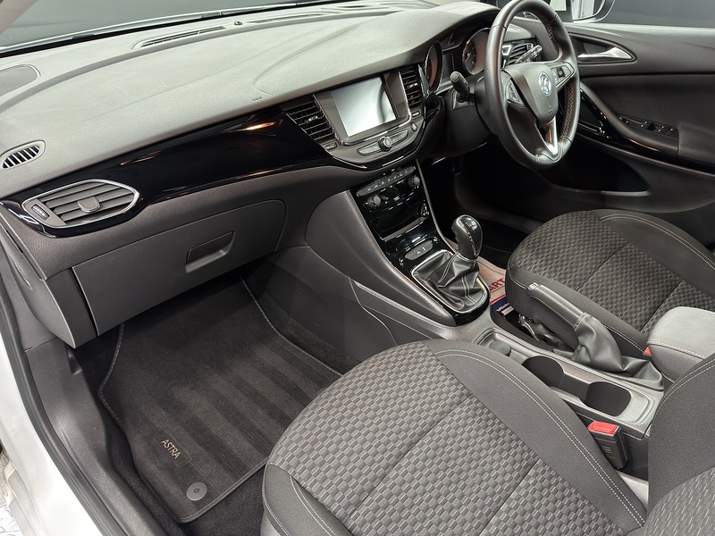 Vauxhall 1.4i SRi Hatchback 5dr Petrol Manual Euro 6 (100 ps)