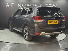 Subaru Forester i e-Boxer XE Premium 