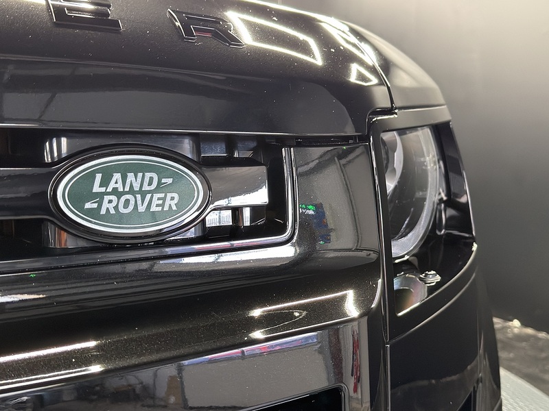 Land Rover 3.0 D300 MHEV X-Dynamic SE SUV 5dr Diesel Auto 4WD Euro 6 (s/s) (300 ps)