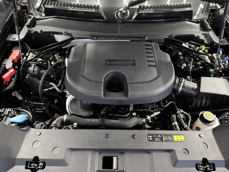 Land Rover 3.0 D300 MHEV X-Dynamic SE SUV 5dr Diesel Auto 4WD Euro 6 (s/s) (300 ps)