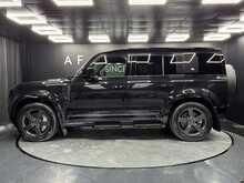 Land Rover Defender 110 D300 MHEV X-Dynamic SE 