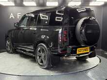 Land Rover Defender 110 D300 MHEV X-Dynamic SE 