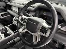 Land Rover Defender 110 D300 MHEV X-Dynamic SE 