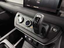 Land Rover Defender 110 D300 MHEV X-Dynamic SE 