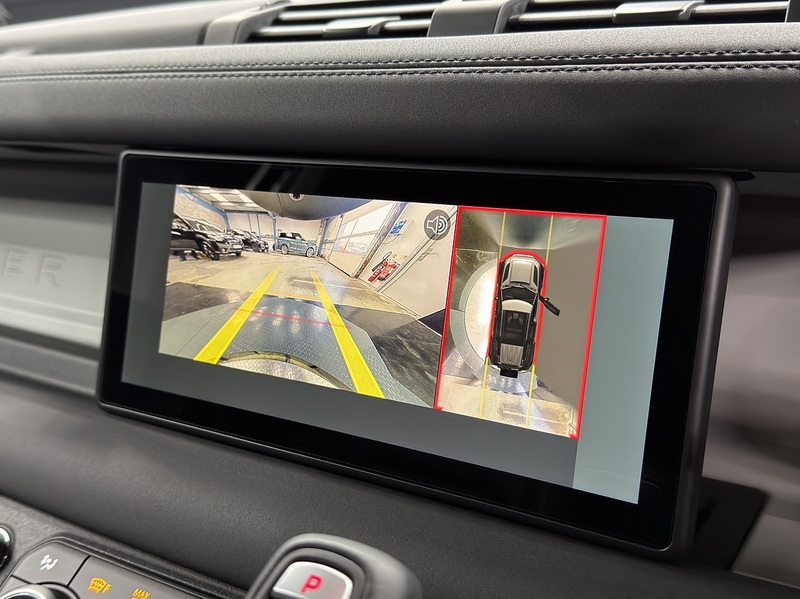 Land Rover 3.0 D300 MHEV X-Dynamic SE SUV 5dr Diesel Auto 4WD Euro 6 (s/s) (300 ps)