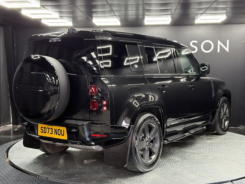 Land Rover 3.0 D300 MHEV X-Dynamic SE SUV 5dr Diesel Auto 4WD Euro 6 (s/s) (300 ps)