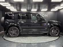 Land Rover Defender 110 D300 MHEV X-Dynamic SE 