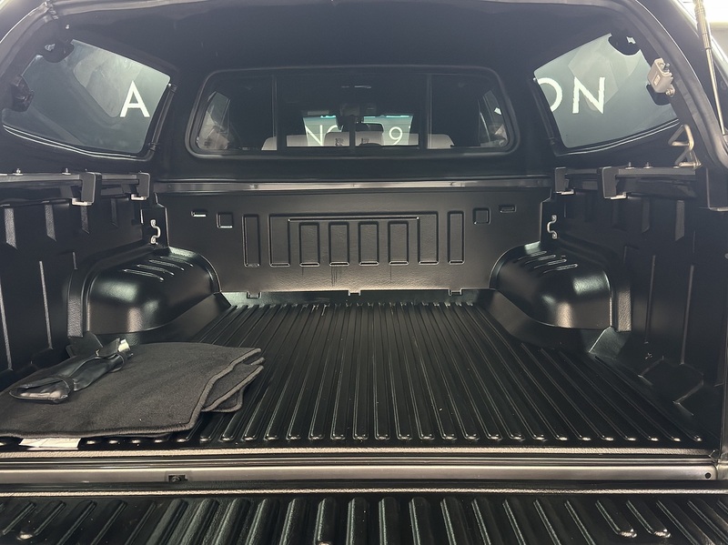 Toyota 2.8 D-4D-h Invincible X Pickup 4dr Diesel Hybrid Auto 4WD Euro 6 (204 ps)