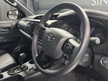 Toyota Hilux D-4D-h Invincible X 