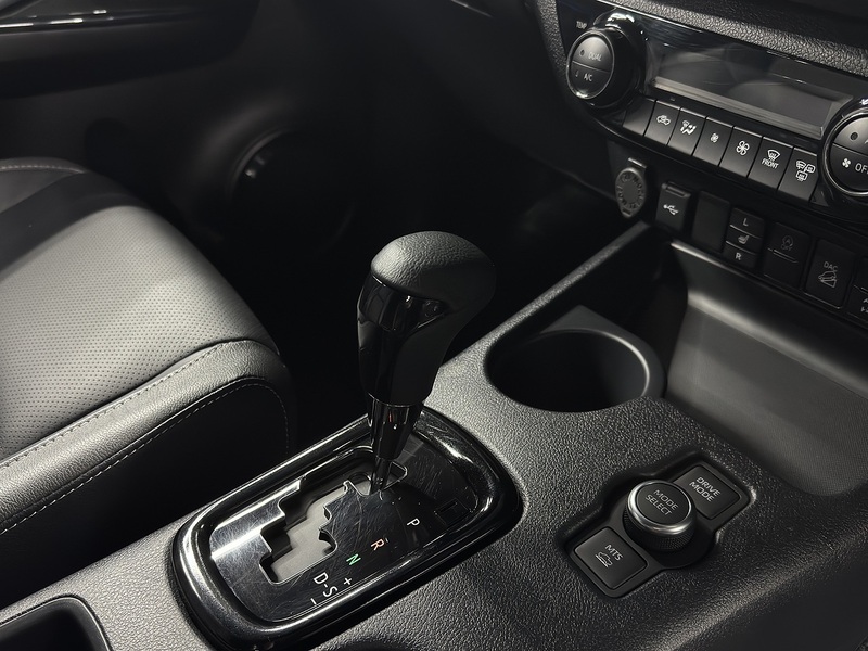 Toyota 2.8 D-4D-h Invincible X Pickup 4dr Diesel Hybrid Auto 4WD Euro 6 (204 ps)