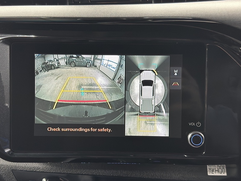 Toyota 2.8 D-4D-h Invincible X Pickup 4dr Diesel Hybrid Auto 4WD Euro 6 (204 ps)