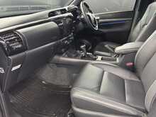 Toyota Hilux D-4D-h Invincible X 
