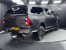 Toyota Hilux D-4D-h Invincible X 