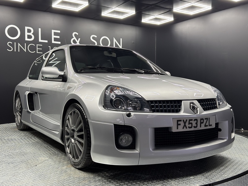 Renault 3.0 V6 Sport Hatchback 3dr Petrol Manual (285 g/km, 255 bhp)