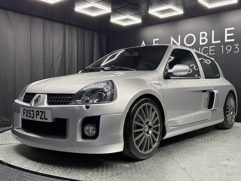 Renault 3.0 V6 Sport Hatchback 3dr Petrol Manual (285 g/km, 255 bhp)