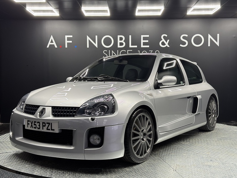 Renault 3.0 V6 Sport Hatchback 3dr Petrol Manual (285 g/km, 255 bhp)