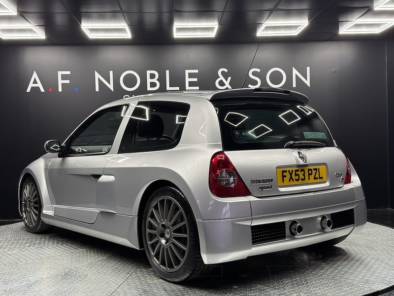 Renault 3.0 V6 Sport Hatchback 3dr Petrol Manual (285 g/km, 255 bhp)