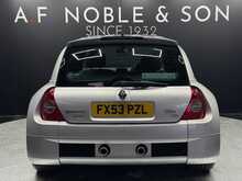 Renault Clio V6 Sport 