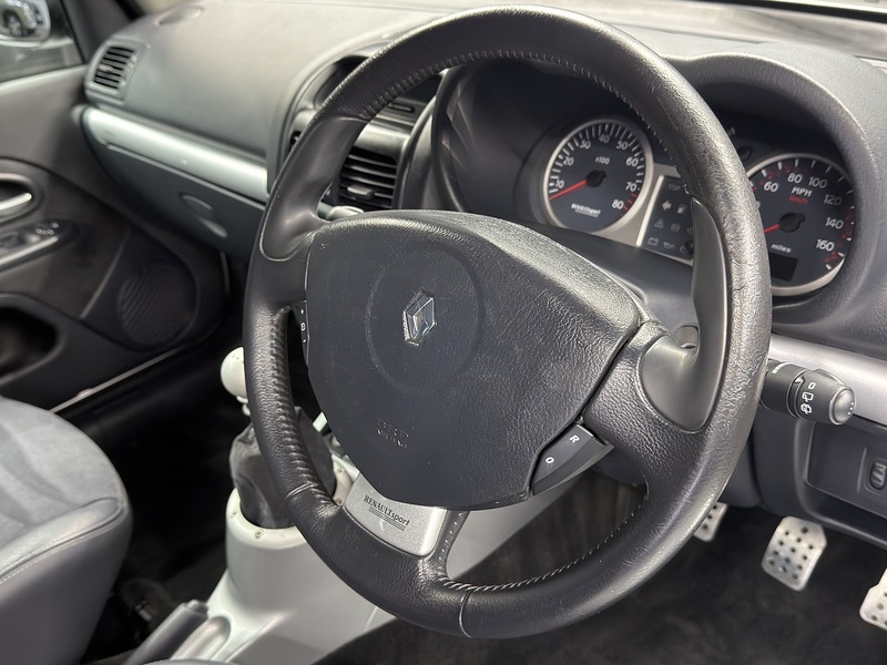 Renault 3.0 V6 Sport Hatchback 3dr Petrol Manual (285 g/km, 255 bhp)