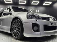 Renault Clio V6 Sport 