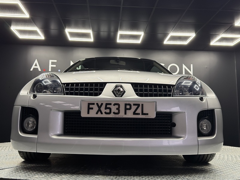 Renault 3.0 V6 Sport Hatchback 3dr Petrol Manual (285 g/km, 255 bhp)