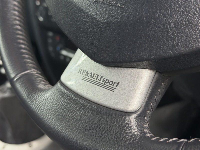 Renault 3.0 V6 Sport Hatchback 3dr Petrol Manual (285 g/km, 255 bhp)