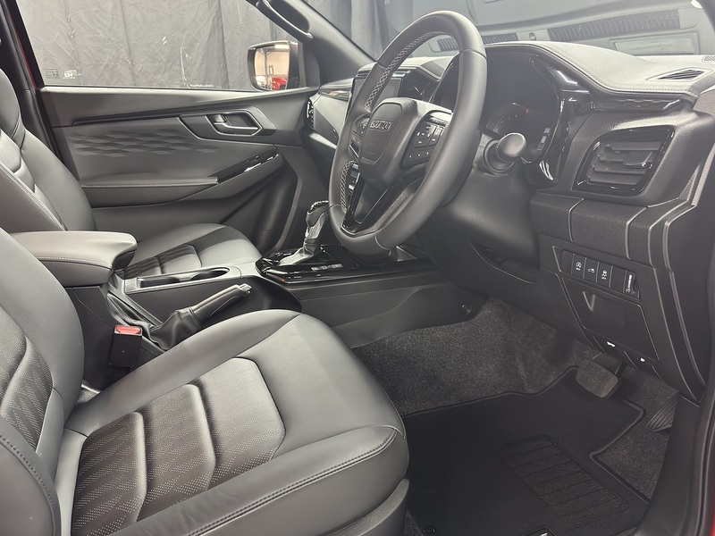 Isuzu 1.9 TD V-Cross Pickup Double Cab 4dr Diesel Auto 4WD Euro 6 (s/s) (164 ps)