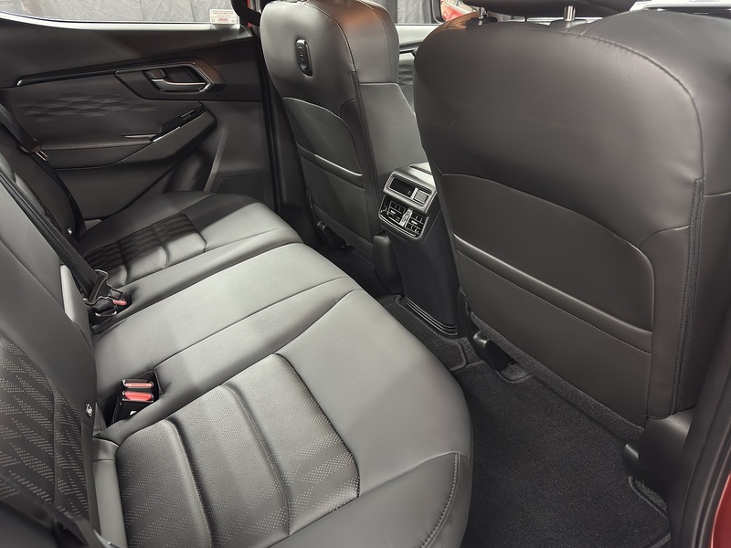 Isuzu 1.9 TD V-Cross Pickup Double Cab 4dr Diesel Auto 4WD Euro 6 (s/s) (164 ps)