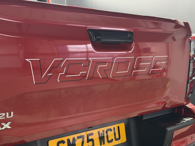 Isuzu 1.9 TD V-Cross Pickup Double Cab 4dr Diesel Manual 4WD Euro 6 (s/s) (164 ps)