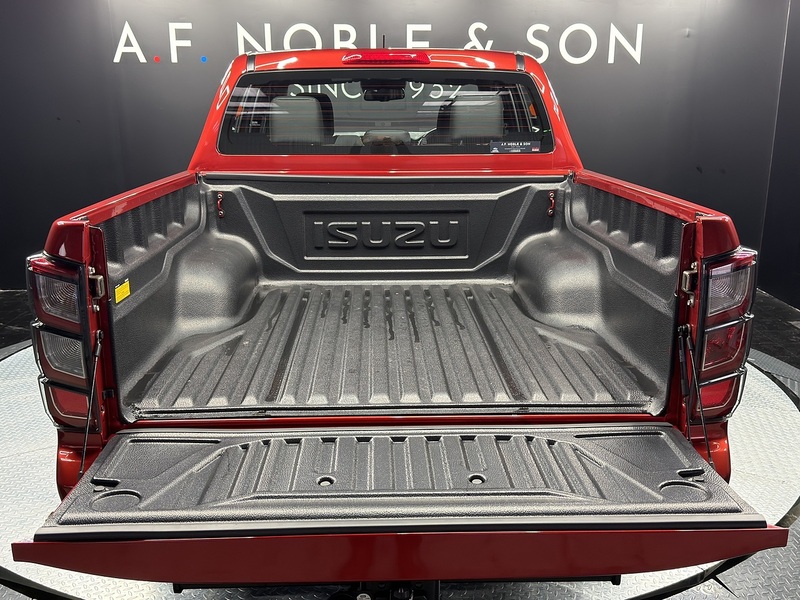 Isuzu 1.9 TD V-Cross Pickup Double Cab 4dr Diesel Manual 4WD Euro 6 (s/s) (164 ps)