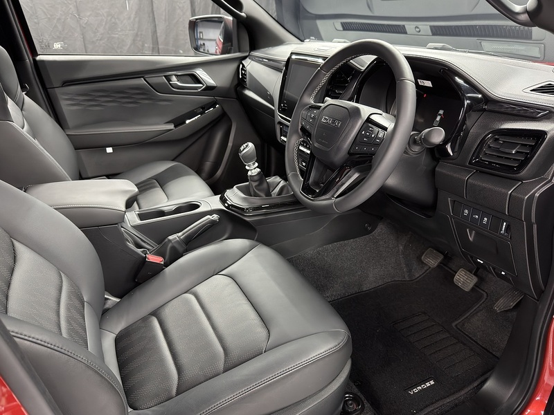 Isuzu 1.9 TD V-Cross Pickup Double Cab 4dr Diesel Manual 4WD Euro 6 (s/s) (164 ps)